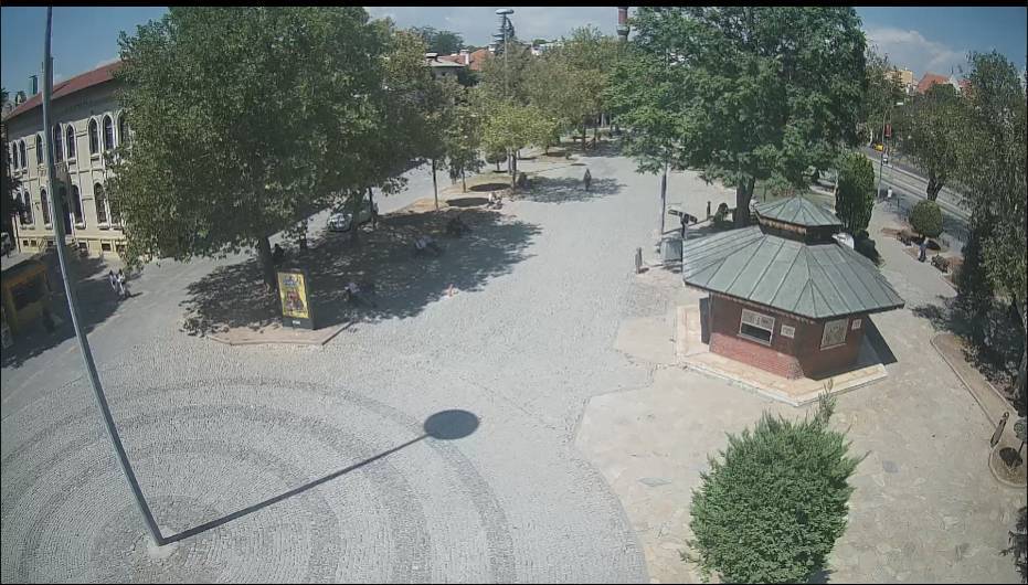 Her gün yüzlerce kişinin buluşma noktası olan Konya'nın ünlü meydanları 9